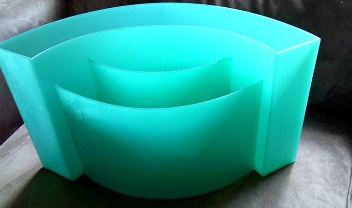 'Wave' design ; MAIER-AICHEN lectuurbak kunststof krantenbak, Huis en Inrichting, Woonaccessoires | Krantenbakken en Lectuurbakken