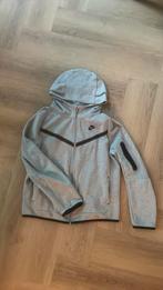 Nike Tech Fleece 158-170, Jongen of Meisje, Trui of Vest, Ophalen of Verzenden, Zo goed als nieuw