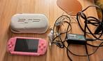 Psp pink slim psp roze met 1 game sims pets, Spelcomputers en Games, Spelcomputers | Sony PSP, Met games, Ophalen of Verzenden