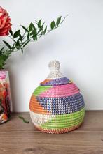 afrikaanse opbergmandje multicolor handgemaakt in Senegal, Huis en Inrichting, Woonaccessoires | Schalen en Manden, Mand, Rond