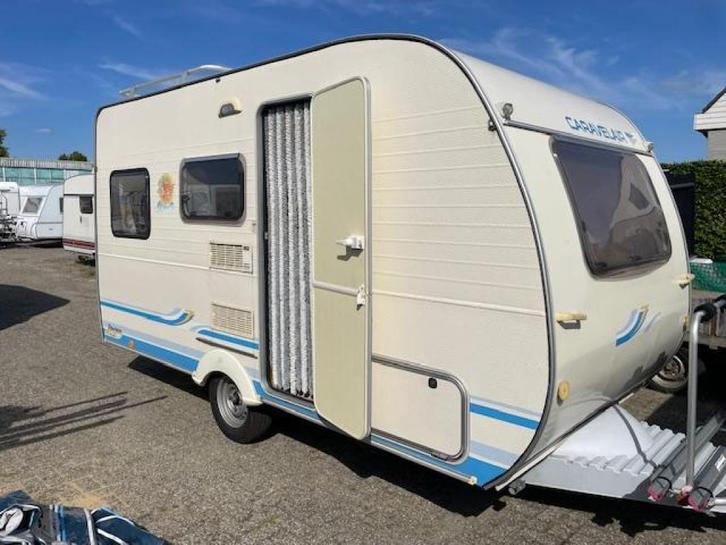 Caravelair Univers 420 2001; 2xtreinzit; voortent, Caravans en Kamperen, Caravans, Bedrijf, tot en met 4, 500 - 750 kg, Treinzit