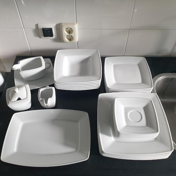 Villa Blumenthal Servies, Huis en Inrichting, Keuken | Servies, Zo goed als nieuw, Compleet servies, Effen, Porselein, Ophalen of Verzenden