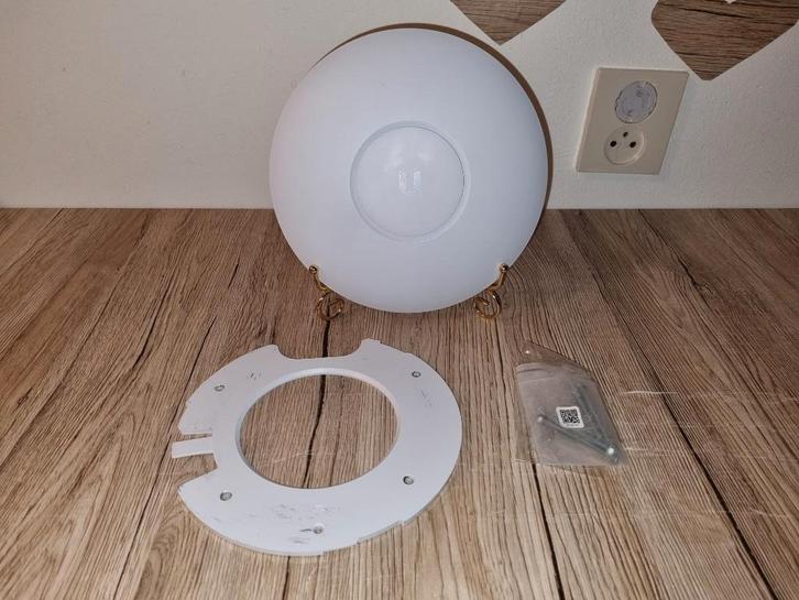 UniFi AP AC Pro – Betrouwbaar & Snel Enterprise WiFi, Computers en Software, Accesspoints, Zo goed als nieuw, Ophalen of Verzenden