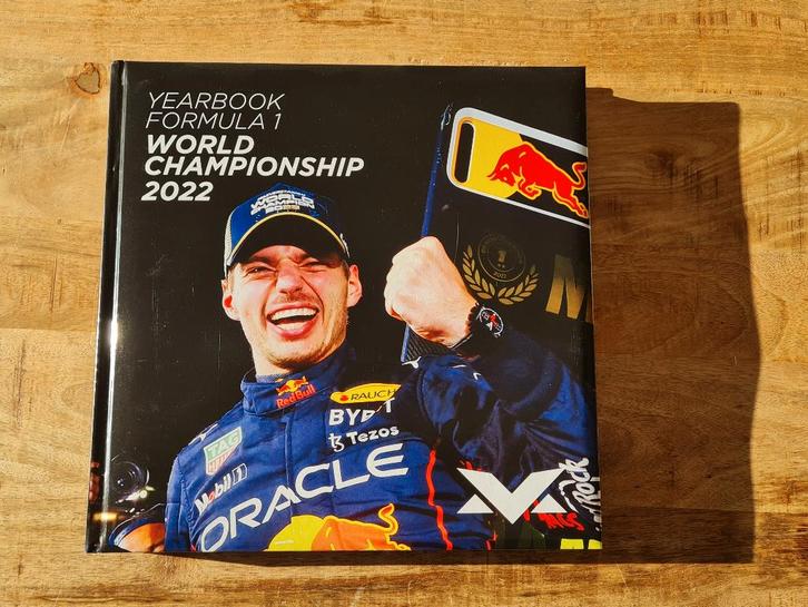 Max Verstappen World Champion - Yearbook 2022, Boeken, Sportboeken, Zo goed als nieuw, Overige sporten, Ophalen of Verzenden