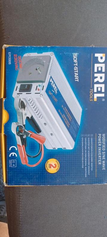 Perel gemodificeerde omvormer dc 12-15 volt ac 300 watt beschikbaar voor biedingen