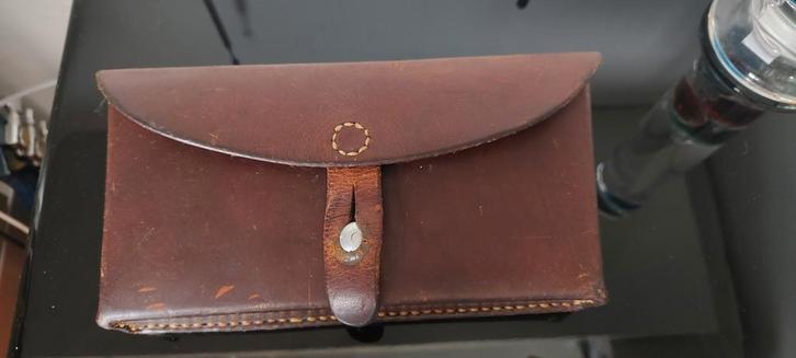 Vintage lederen militaire tas, Verzamelen, Militaria | Tweede Wereldoorlog, Landmacht, Overige typen, Nederland, Ophalen of Verzenden
