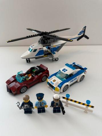 Lego politie helikopter 60138 beschikbaar voor biedingen