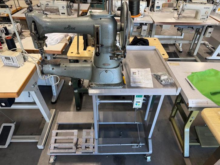 Industriele naaimachine adler 105-27 zwaar draad machine, Hobby en Vrije tijd, Naaimachines en Toebehoren, Gebruikt, Naaimachine