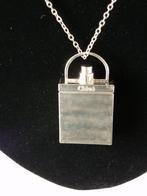 Chloé hanger met ketting. Chloe., Overige materialen, Overige voorstellingen, Ophalen of Verzenden, Zo goed als nieuw