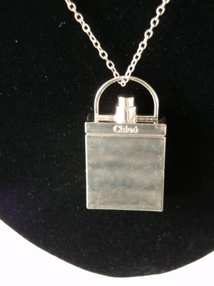 Chloé hanger met ketting. Chloe., Sieraden, Tassen en Uiterlijk, Kettinghangers, Zo goed als nieuw, Overige materialen, Goud, Overige voorstellingen