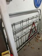 2 persoons metalen bed grijs 160x200 incl. lattenbodem., Ophalen, Gebruikt