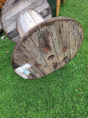 Houten kabelrol/bobijn/kabelhaspel beschikbaar voor biedingen