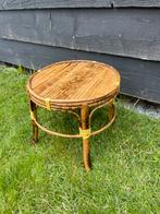 Vintage rotan tafeltje rond bijzettafel, Ophalen of Verzenden, Rond, Hout, Minder dan 55 cm