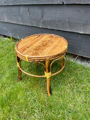 Vintage rotan tafeltje rond bijzettafel