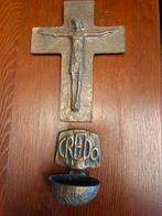 Antiek Bronzen Kruisbeeld met Wijwaterbakje, Antiek en Kunst, Ophalen