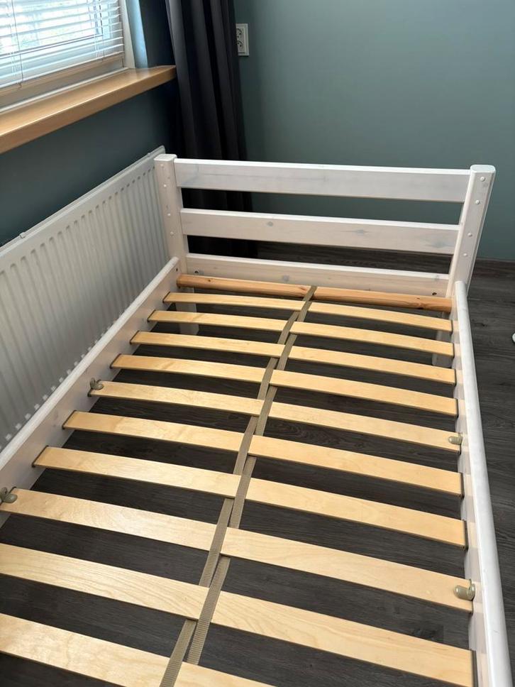 FLEXA bed, ladekastje, en tafeltje, Huis en Inrichting, Slaapkamer | Bedden, Zo goed als nieuw, Eenpersoons, 80 cm, Hout, Wit