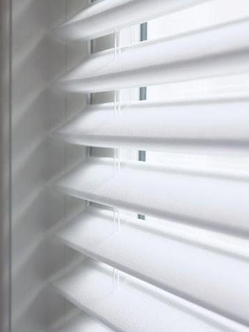Witte vlinderjaloezie - Modern Design beschikbaar voor biedingen
