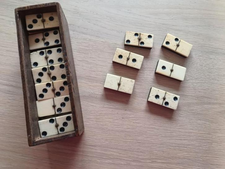 Antiek dominospel, Antiek en Kunst, Antiek | Speelgoed, Ophalen of Verzenden