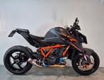 KTM 1390 Super Duke R – Origineel Nederlands, Motoren, Motoren | KTM, 2 cilinders, Bedrijf, 1350 cc, Handvatverwarming