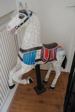 Antiek, vintage kermispaard, draaimolenpaard, Ophalen