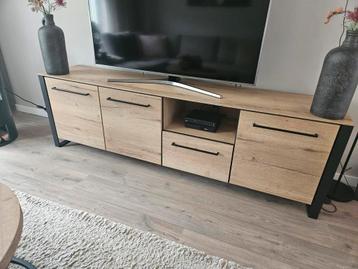 Mooi tv meubel beschikbaar voor biedingen