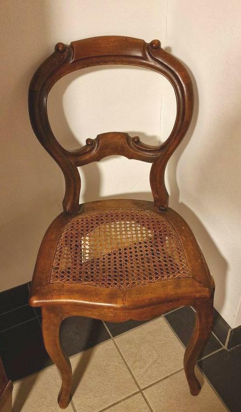 Antieke Biedermeier oortjestoel met de orig. webbing zitting, Antiek en Kunst, Antiek | Meubels | Stoelen en Banken, Ophalen