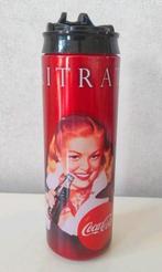 Metalen Coca Cola bidon met nostalgische afbeelding, Ophalen of Verzenden, Zo goed als nieuw, Gebruiksvoorwerp