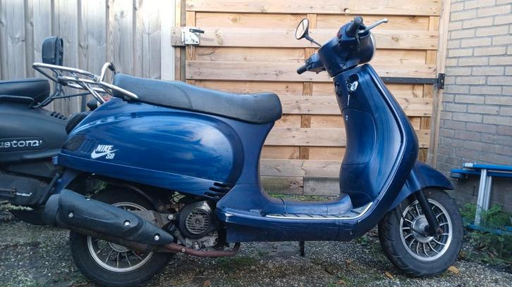 Turbho rl-50 Snorscooter (vespa look), Fietsen en Brommers, Scooters | Overige merken, Gebruikt, Maximaal 25 km/u, Benzine, Ophalen