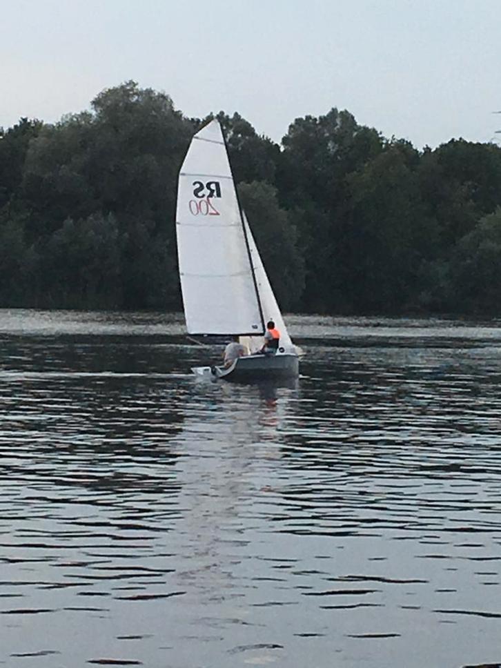 RS200 Zeilboot - Zeer Goede Staat + Trailer!, Watersport en Boten, Open zeilboten, Gebruikt, Overige typen, 3 tot 6 meter, Polyester