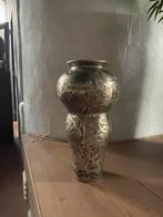 Aardewerk Vaas met Gilandes Reliëf - Antiek Zilver/Brons, Gebruikt, Overige kleuren, 50 tot 75 cm, Aardewerk of Porselein
