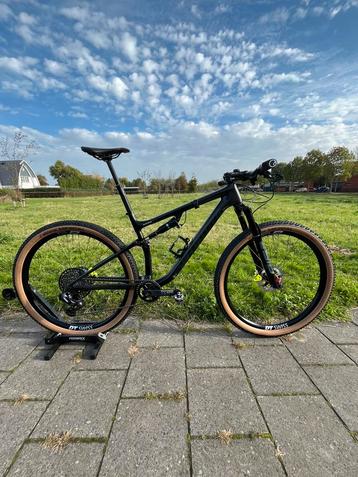 Specialized Epic Evo L beschikbaar voor biedingen