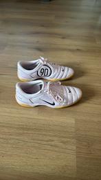 Nike total 90, Schoenen, Zo goed als nieuw, Maat M, Ophalen of Verzenden