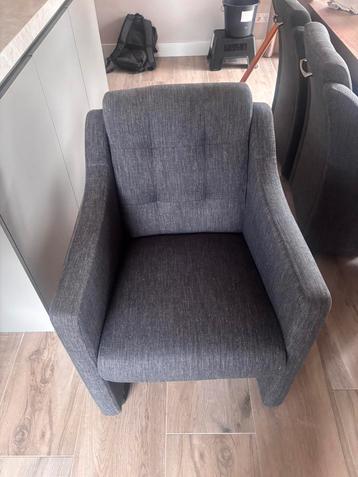 6 eetkamerstoelen op wieltjes in de kleur antraciet beschikbaar voor biedingen