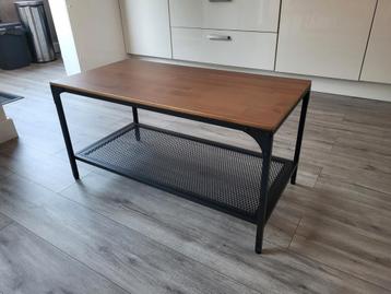 Salontafel  beschikbaar voor biedingen