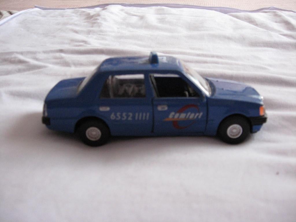 Toyota Crown 1.43 TAXI deuren voor kunnen open. leuk model., Ophalen of Verzenden, Zo goed als nieuw, Auto, Overige merken