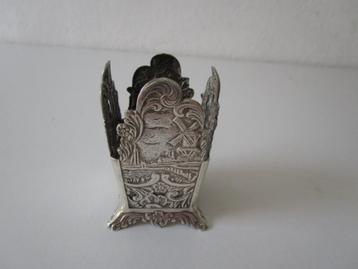 Verzilverde maggifleshouder van Gero (90), 4x4x7 cm beschikbaar voor biedingen