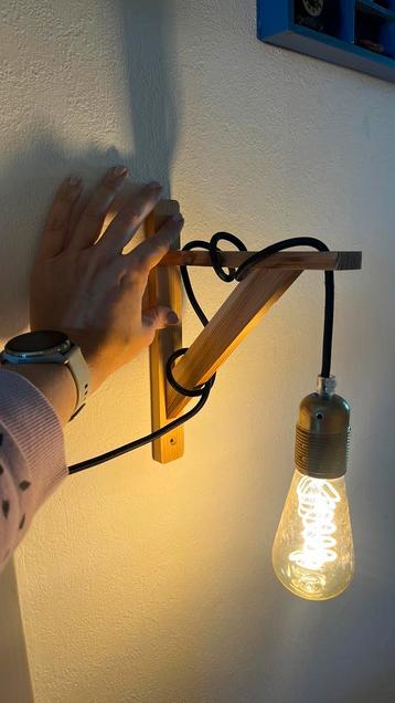 Wandlampje / bedlampje beschikbaar voor biedingen
