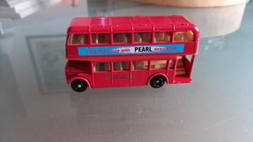 Bus dubbeldekker van lledo. beschikbaar voor biedingen