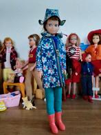 BARBIE Skipper ☔ FLOWER SHOWERS ☔ Mattel #1939 Roze laarsjes, Ophalen of Verzenden, Gebruikt, Kleertjes