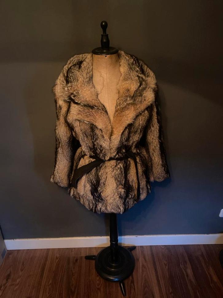 Vintage bontjas met riem, Antiek en Kunst, Antiek | Kleding en Accessoires, Dames, Ophalen
