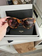 Celine Zonnebril - Stijlvol en Elegant, Overige merken, Zonnebril, Bruin, Ophalen of Verzenden