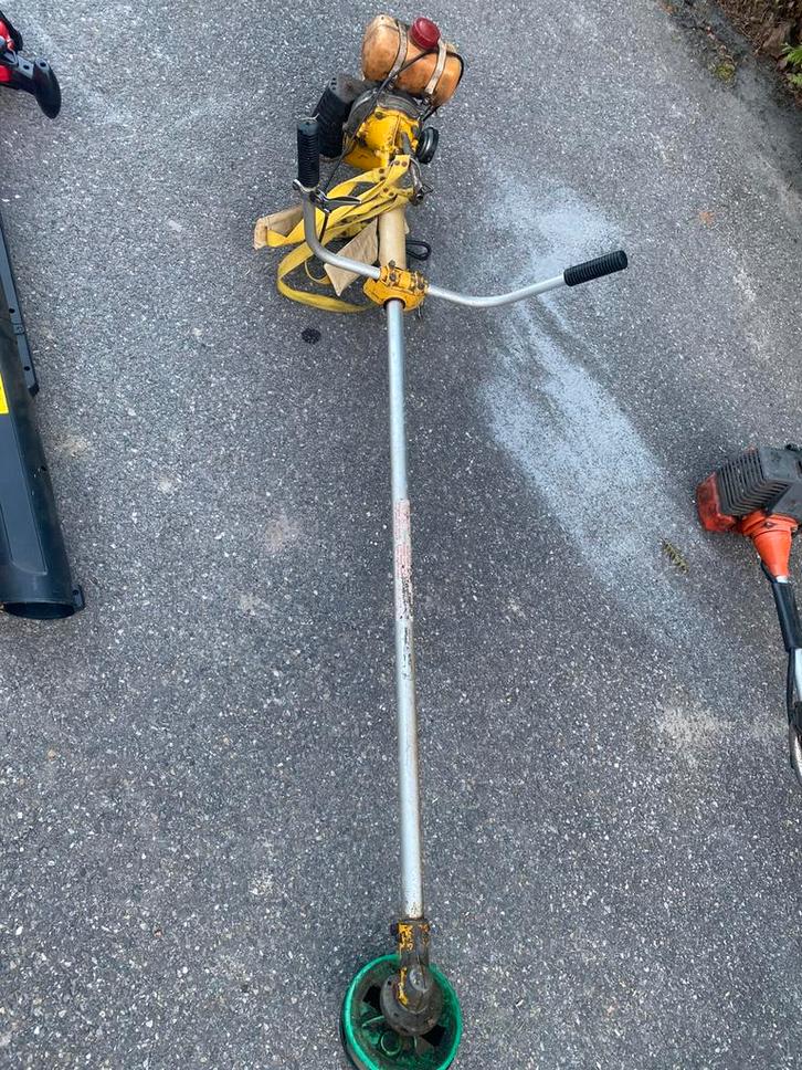 Bosmaaier en een bladblazer/zuiger, Tuin en Terras, Hand-tuingereedschap, Gebruikt, Overige soorten, Ophalen