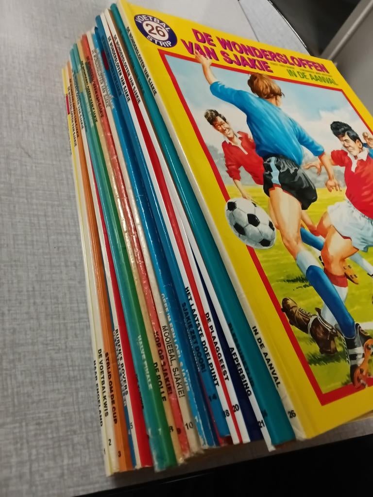 18 stripboeken van de wondersloffen van Sjakie., Meerdere stripboeken, Ophalen of Verzenden, Gelezen