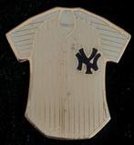 New York Yankees shirt pin, Verzamelen, Nieuw, Sport, Speldje of Pin, Verzenden