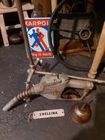 Oud tank pistool nozzle ,shell emaillebordje en oliespuitje, Antiek en Kunst, Ophalen of Verzenden