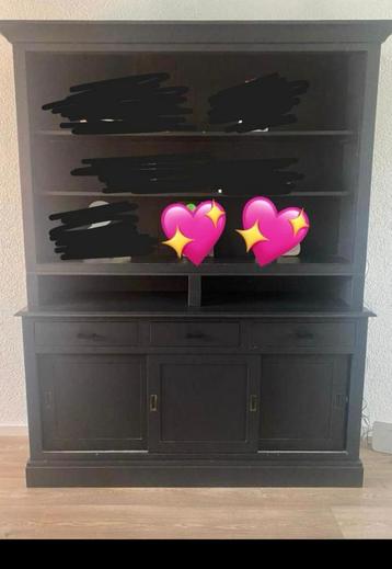 Buffetkast beschikbaar voor biedingen