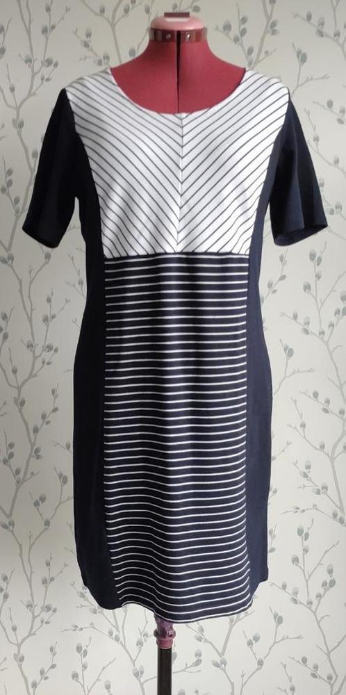 Micha Ongevoerd, Slankafkledend Jurkje maat 44 (Nieuw), Kleding | Dames, Jurken, Nieuw, Maat 42/44 (L), Overige kleuren, Boven de knie