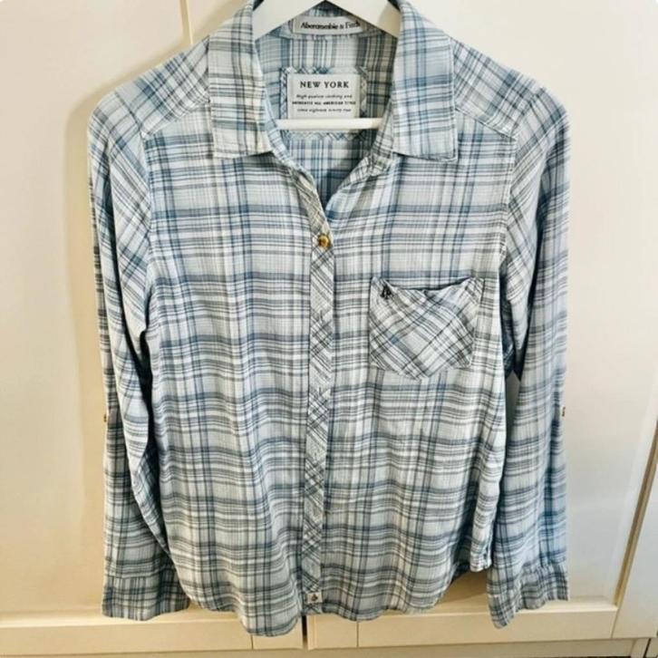 A&F Women’s Shirt – Light Blue (S), Kleding | Dames, Tops, Gedragen, Maat 36 (S), Blauw, Lange mouw, Ophalen