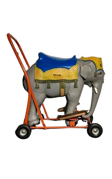 1950s TRI-ANG duw Speelgoed Circus Olifant beschikbaar voor biedingen