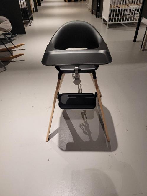 Stokke Clikk Kinderstoel Midnight Black, Kinderen en Baby's, Kinderstoelen, Zo goed als nieuw, Meegroeistoel, Aanschuifbaar, Afneembaar eetblad